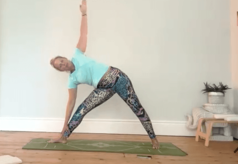 FLOW YOGA: Align to the Present Moment