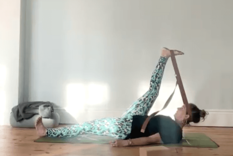 GENTLE YOGA: Calm The Mind