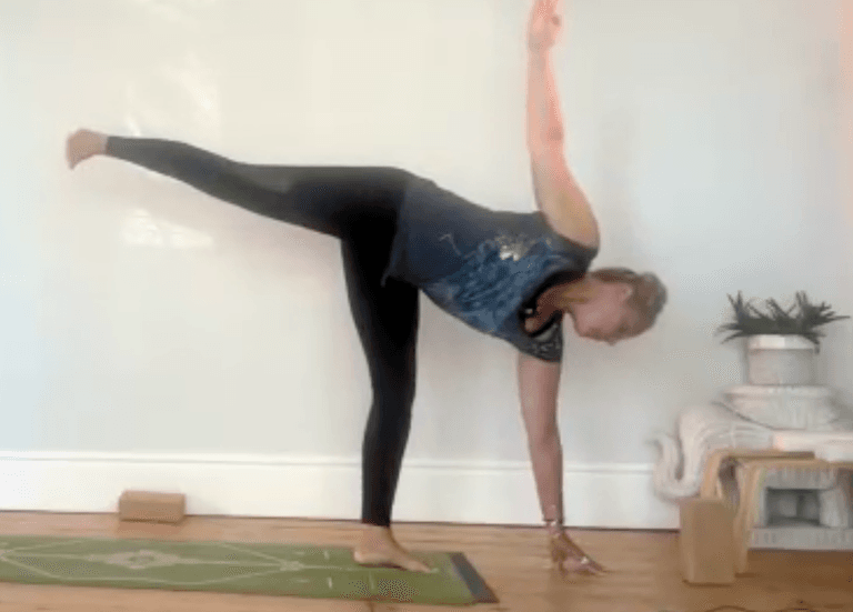 FLOW YOGA: Connect To Your Inner Guru