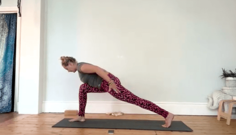 FLOW YOGA: Strengthen & Stretch into the Now
