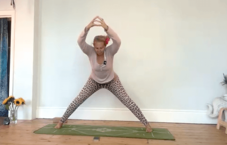 FLOW YOGA: Strengthen Your Back