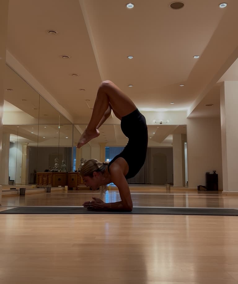 Learning Forearm Stand Scorpion - Intermediate 