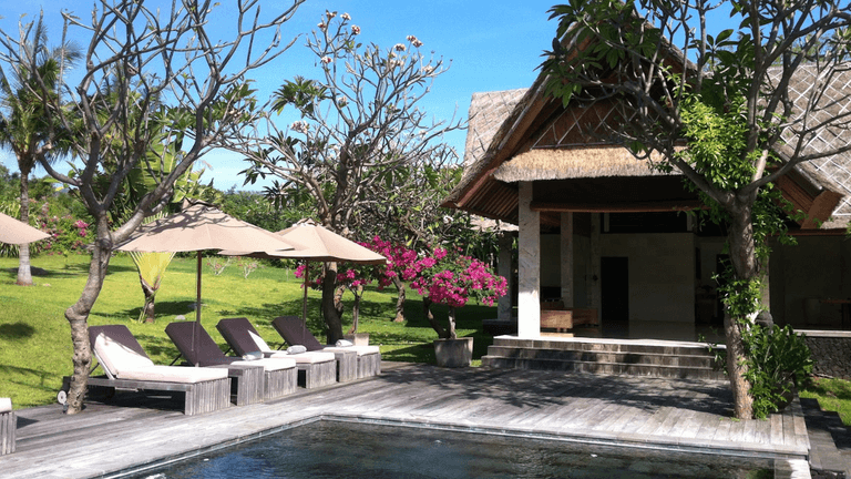 How To Create & Sell Out Amazing Yoga Retreat Experiences - A Guide To Ultimate Success