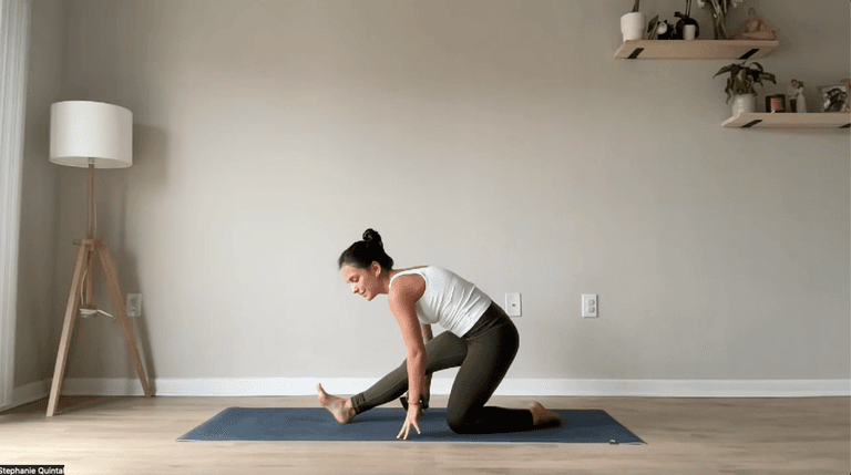 48 Minutos Slowburn Yoga en Vivo por Zoom