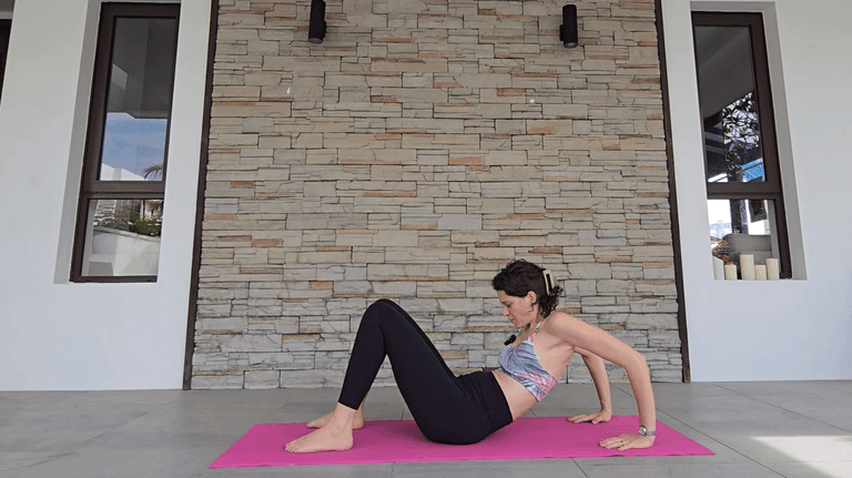 Bras, Epaules, Abdos: 4 exos pour Tout Travailler